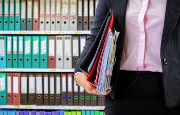 Przechowywanie dokumentów – jak długo należy to robić?